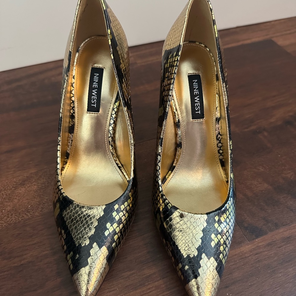 Nine West Gold and Black Snake Print Women's Heels